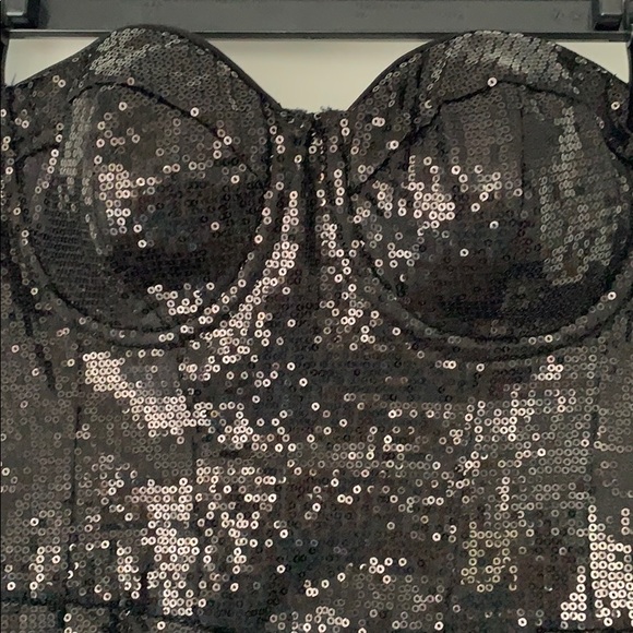 Women’s Bebe Tank Top - Picture 2 of 4